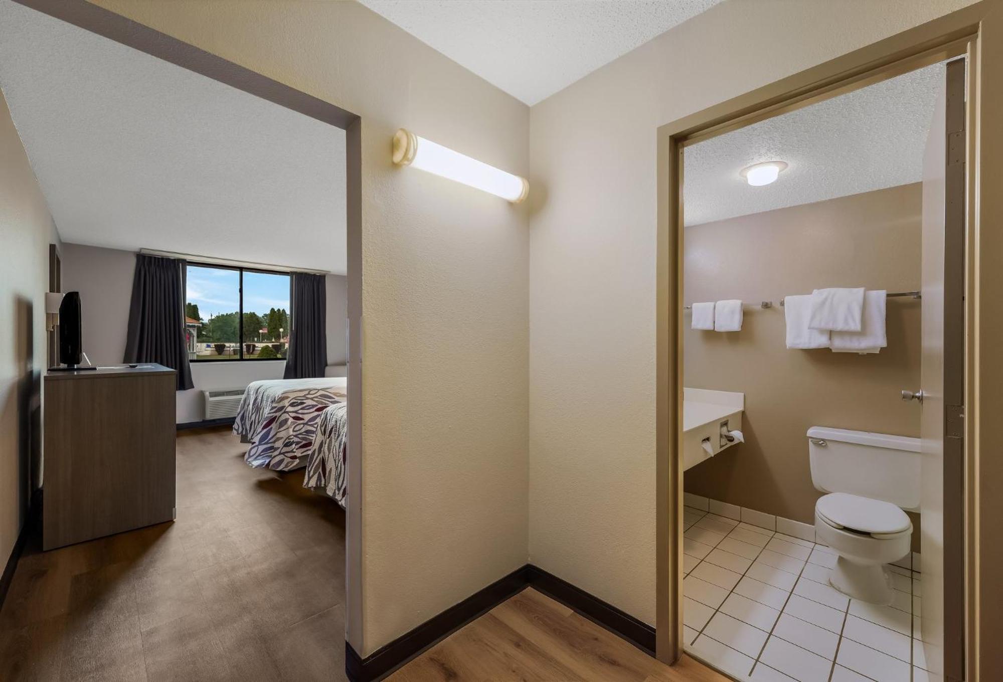 รามาดา บาย วินด์แฮม เพนต์ โพสต์ คอร์นิง Hotel Painted Post ภายนอก รูปภาพ